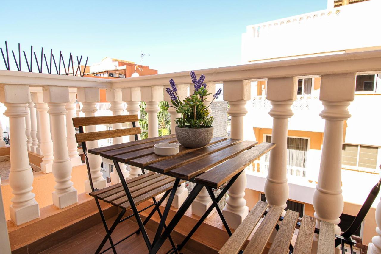 Beautiful Renovated Apartment With Air Conditioning Just Steps From The Sea In Playa San Juan Экстерьер фото