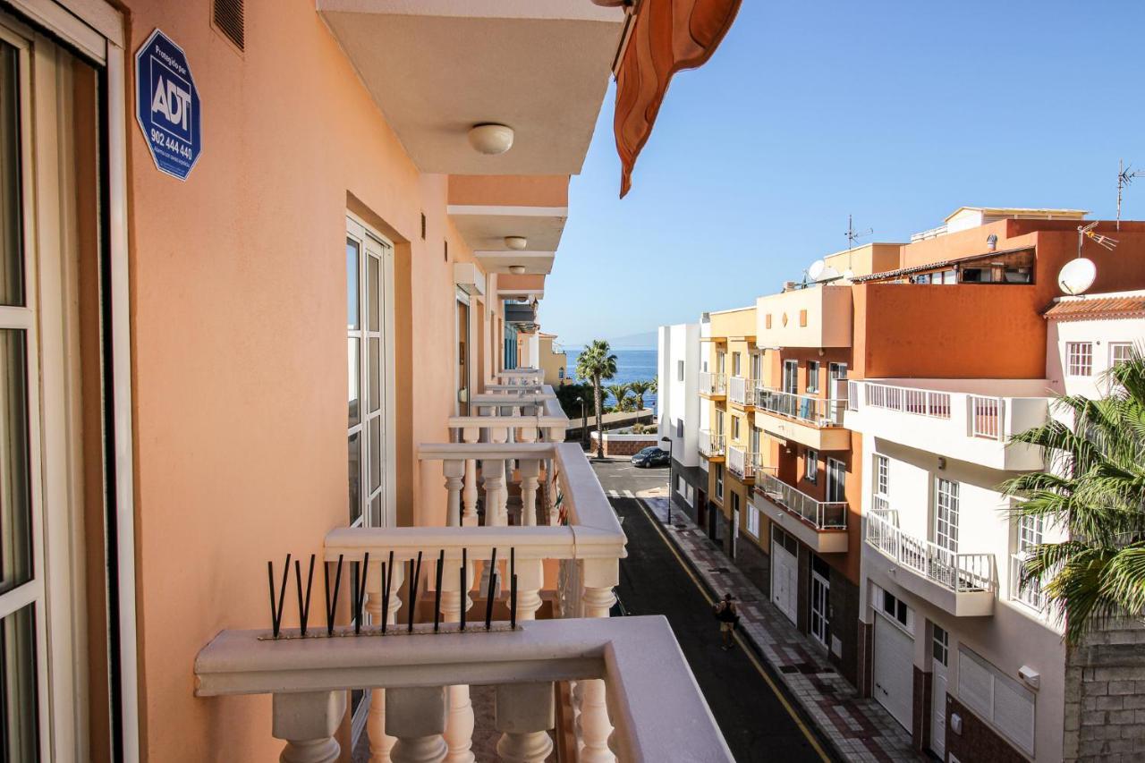 Beautiful Renovated Apartment With Air Conditioning Just Steps From The Sea In Playa San Juan Экстерьер фото