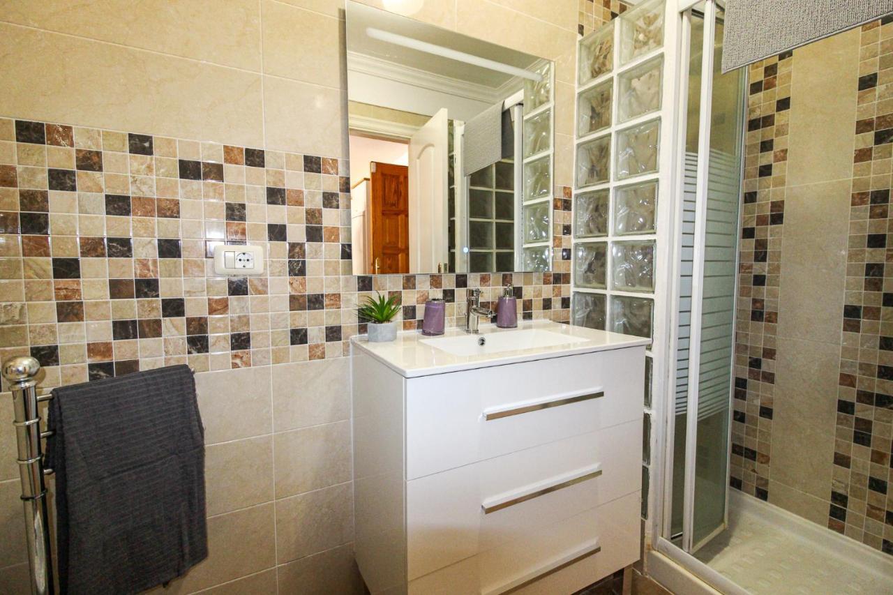 Beautiful Renovated Apartment With Air Conditioning Just Steps From The Sea In Playa San Juan Экстерьер фото