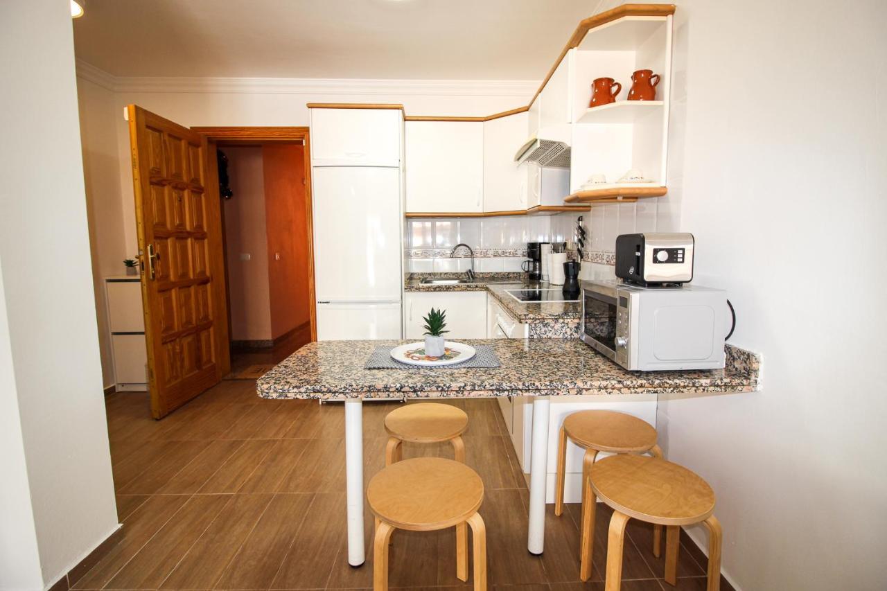 Beautiful Renovated Apartment With Air Conditioning Just Steps From The Sea In Playa San Juan Экстерьер фото