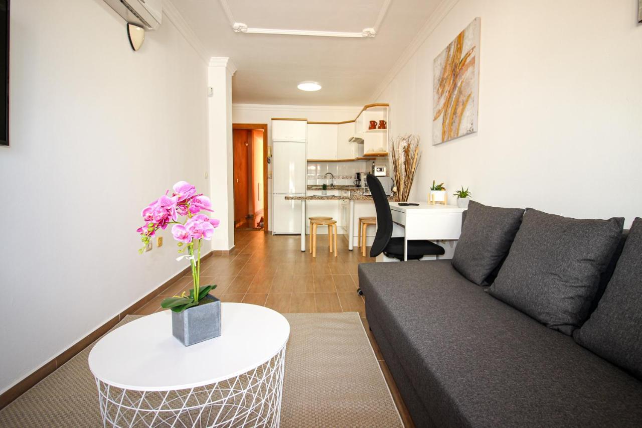 Beautiful Renovated Apartment With Air Conditioning Just Steps From The Sea In Playa San Juan Экстерьер фото