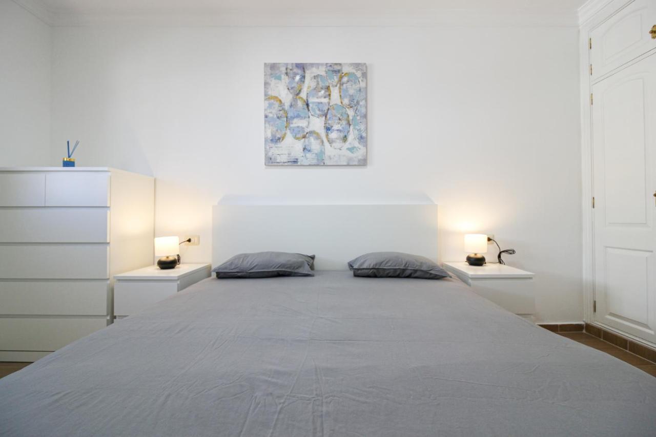Beautiful Renovated Apartment With Air Conditioning Just Steps From The Sea In Playa San Juan Экстерьер фото