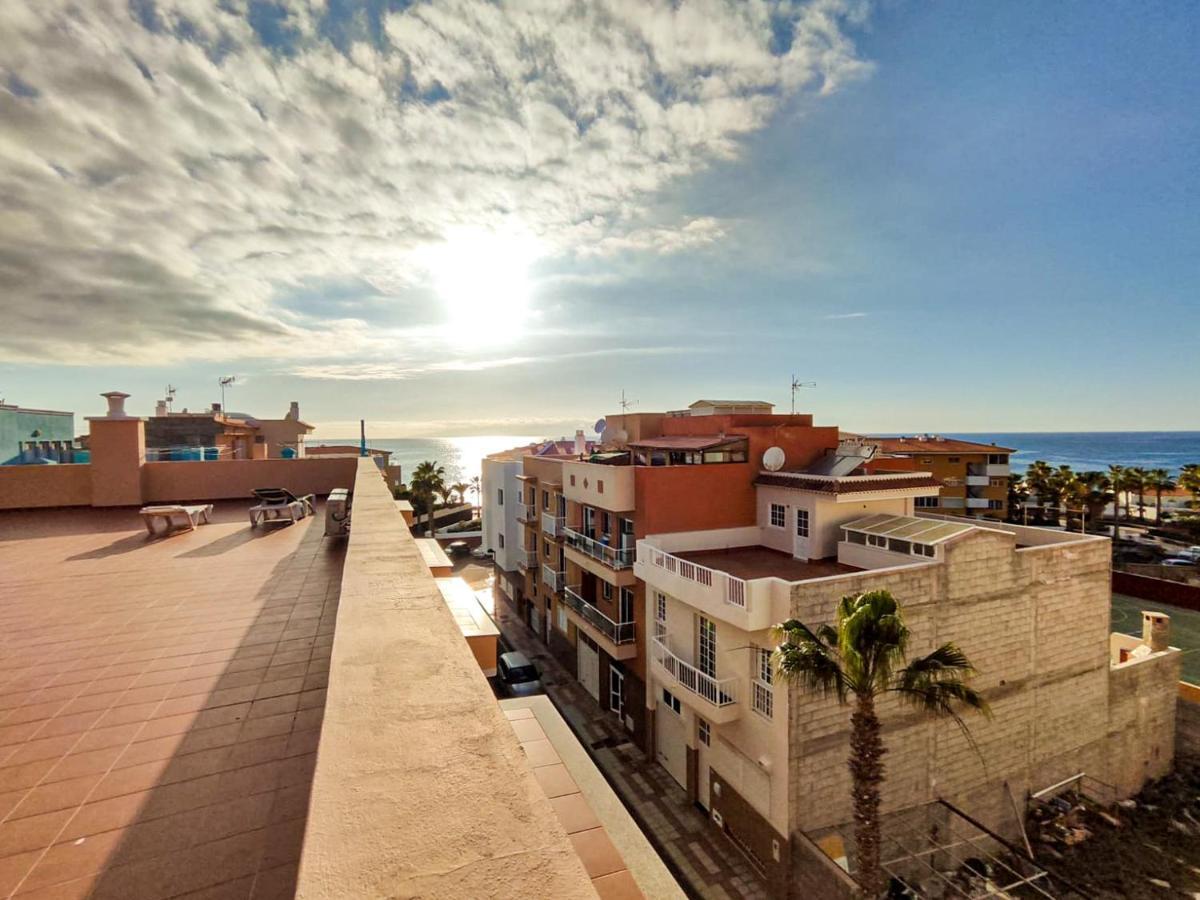 Beautiful Renovated Apartment With Air Conditioning Just Steps From The Sea In Playa San Juan Экстерьер фото